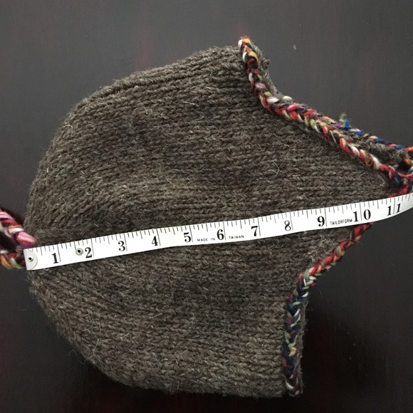 Fall / Winter Ear Flap Hat Toque - Picture 8 of 8